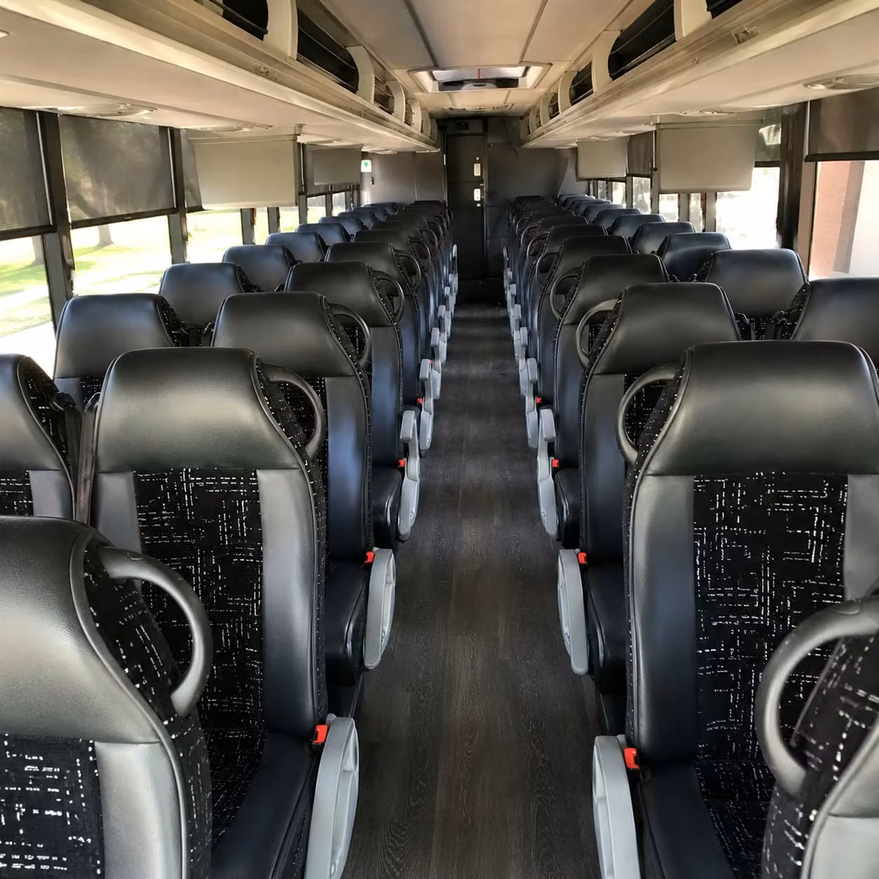compare charter buses minibuses and sprinter vans for hawthorne airport transportation