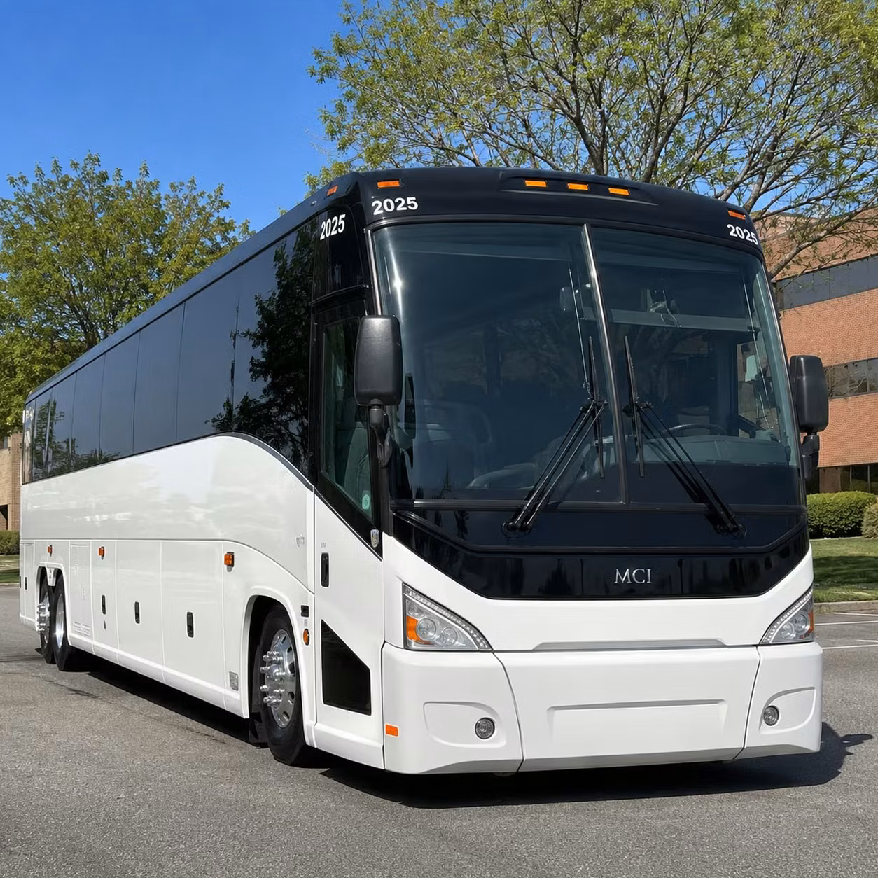 hawthorne high school groups can travel farther with the right charter bus